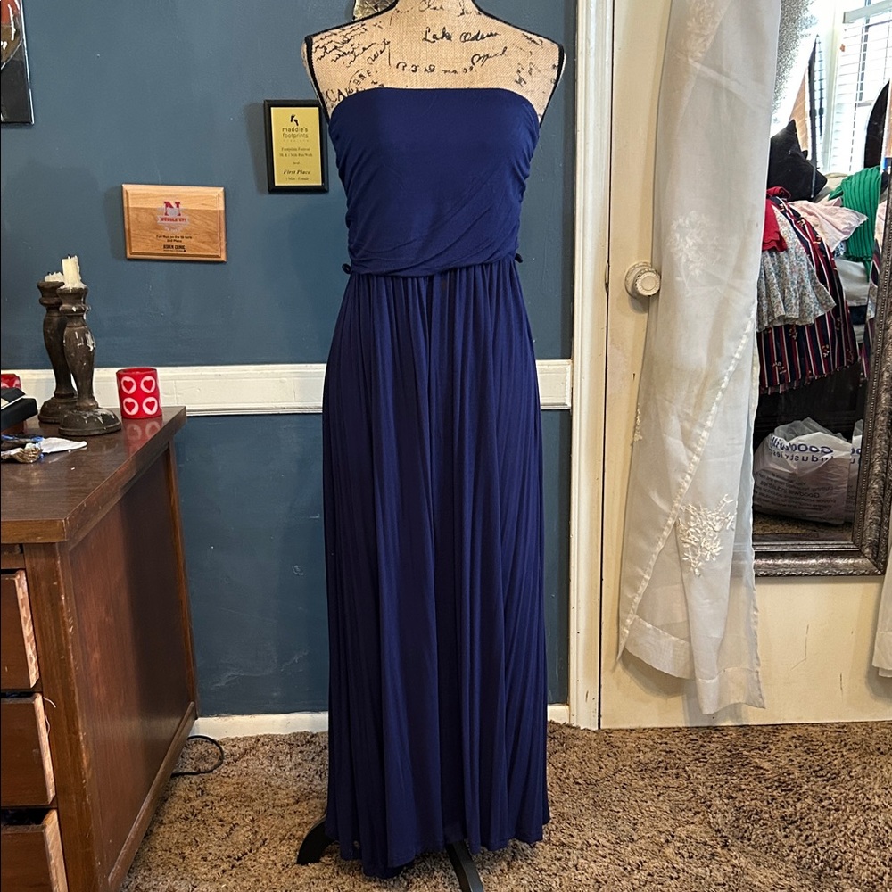 Elegant Strapless Maxi Dress in Navy Blue